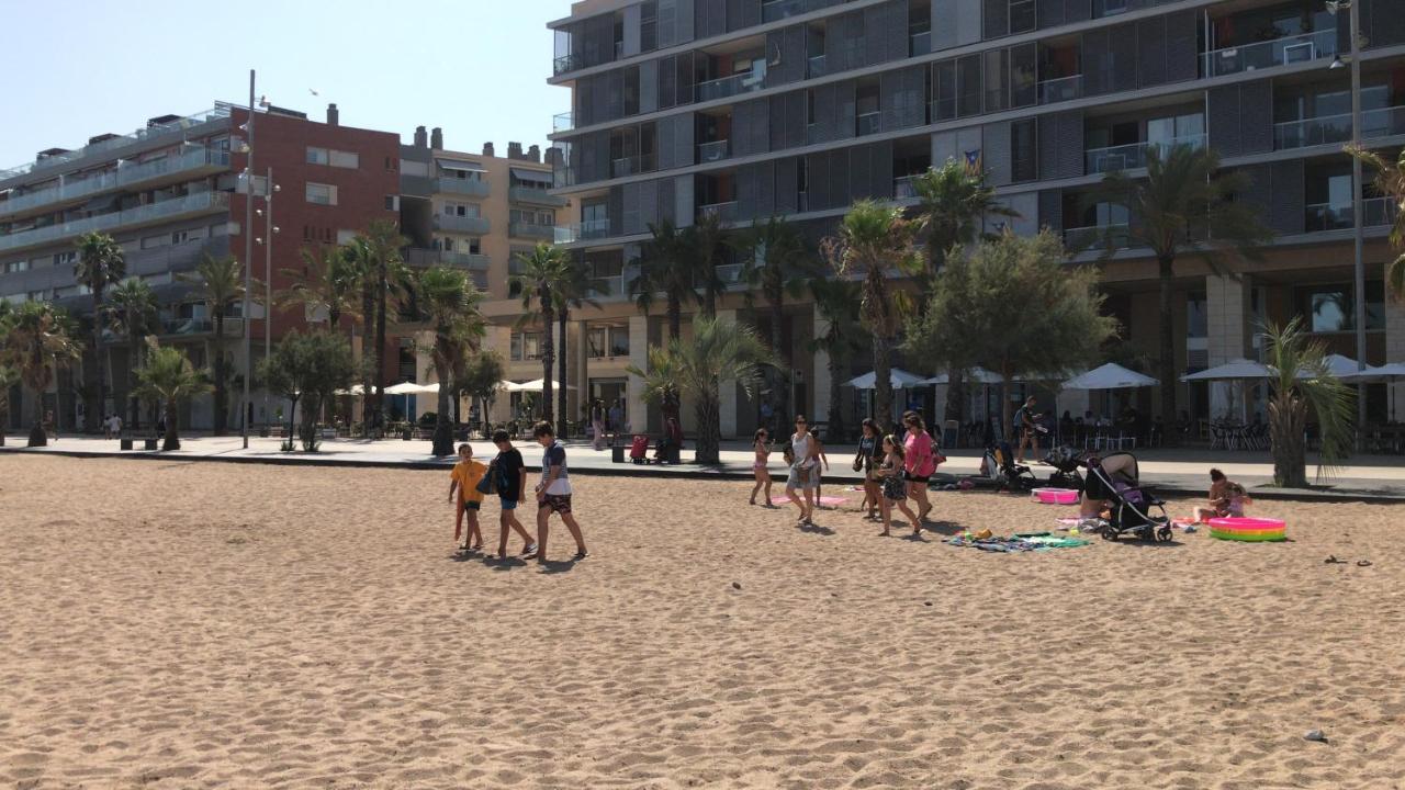 Hospedaje Dado De Baja Badalona Extérieur photo